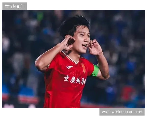 升班马重庆铜梁龙表现惊艳，主帅安德森的务实防反战术体系收获奇效。